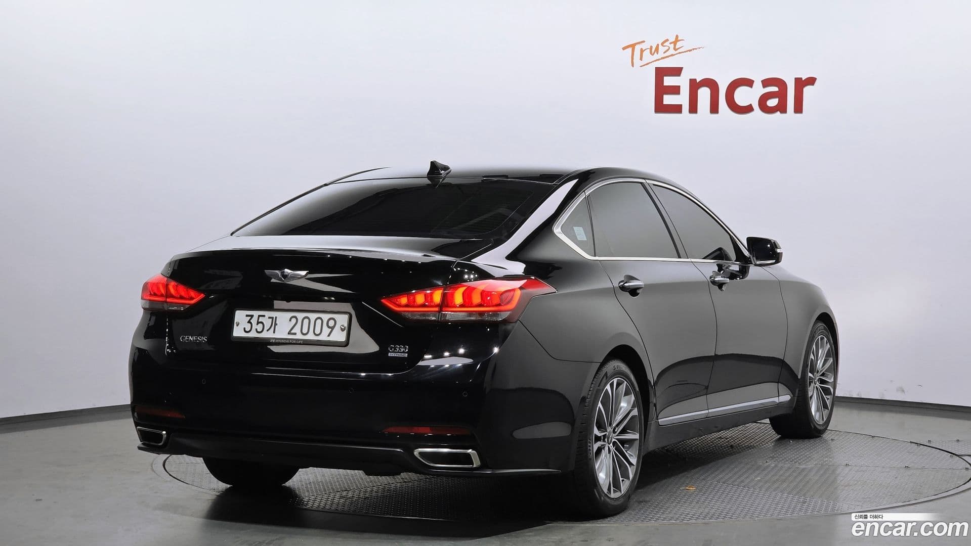 Main__Slider__Photo:Genesis Hyundai 2014.2-1