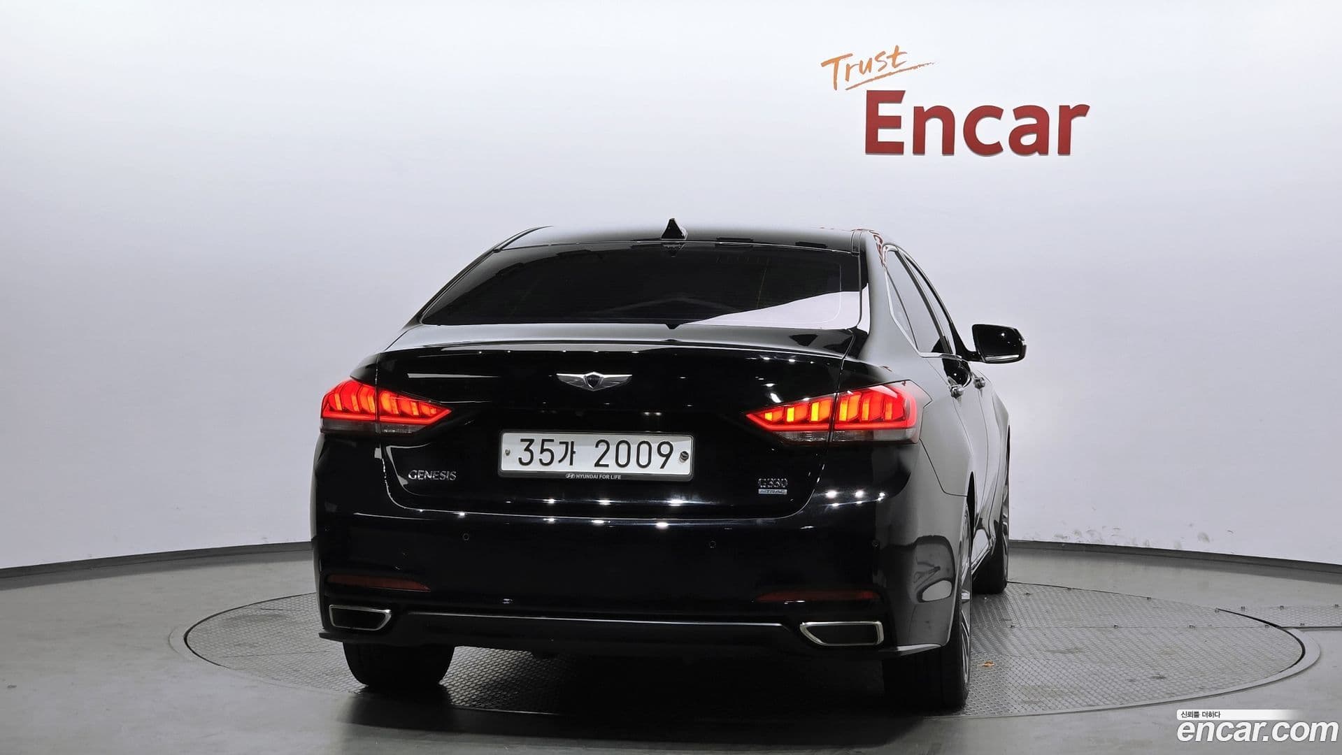 Main__Slider__Photo:Genesis Hyundai 2014.2-3