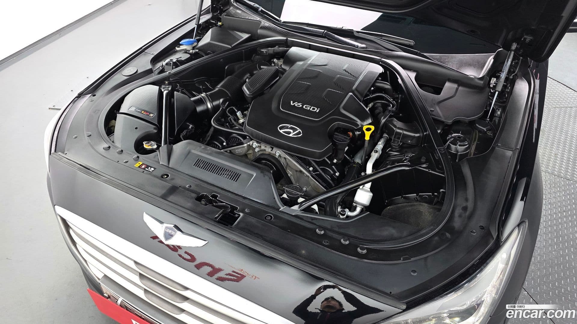 Main__Slider__Photo:Genesis Hyundai 2014.2-5