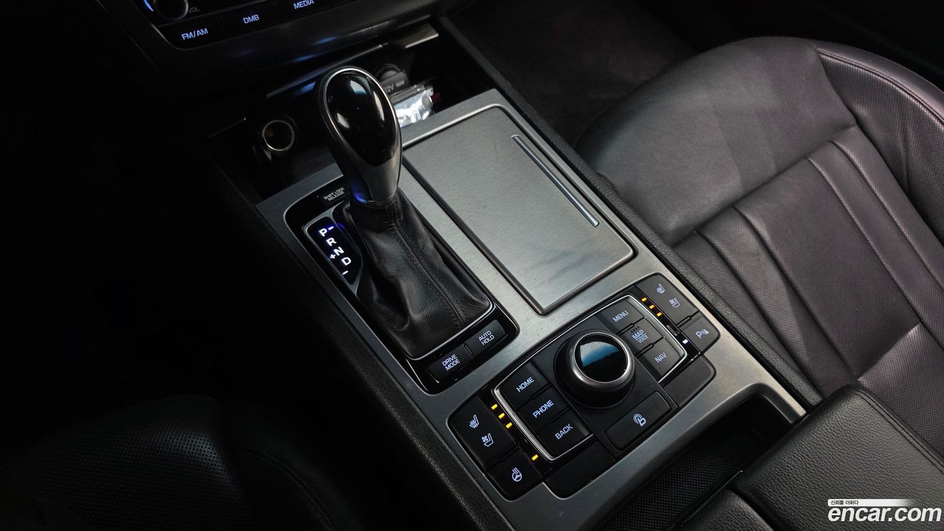 Main__Slider__Photo:Genesis Hyundai 2014.2-8