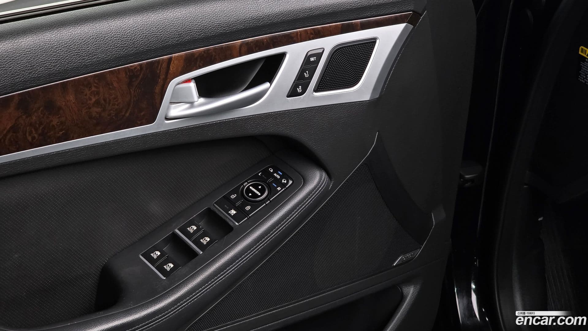 Main__Slider__Photo:Genesis Hyundai 2014.2-16