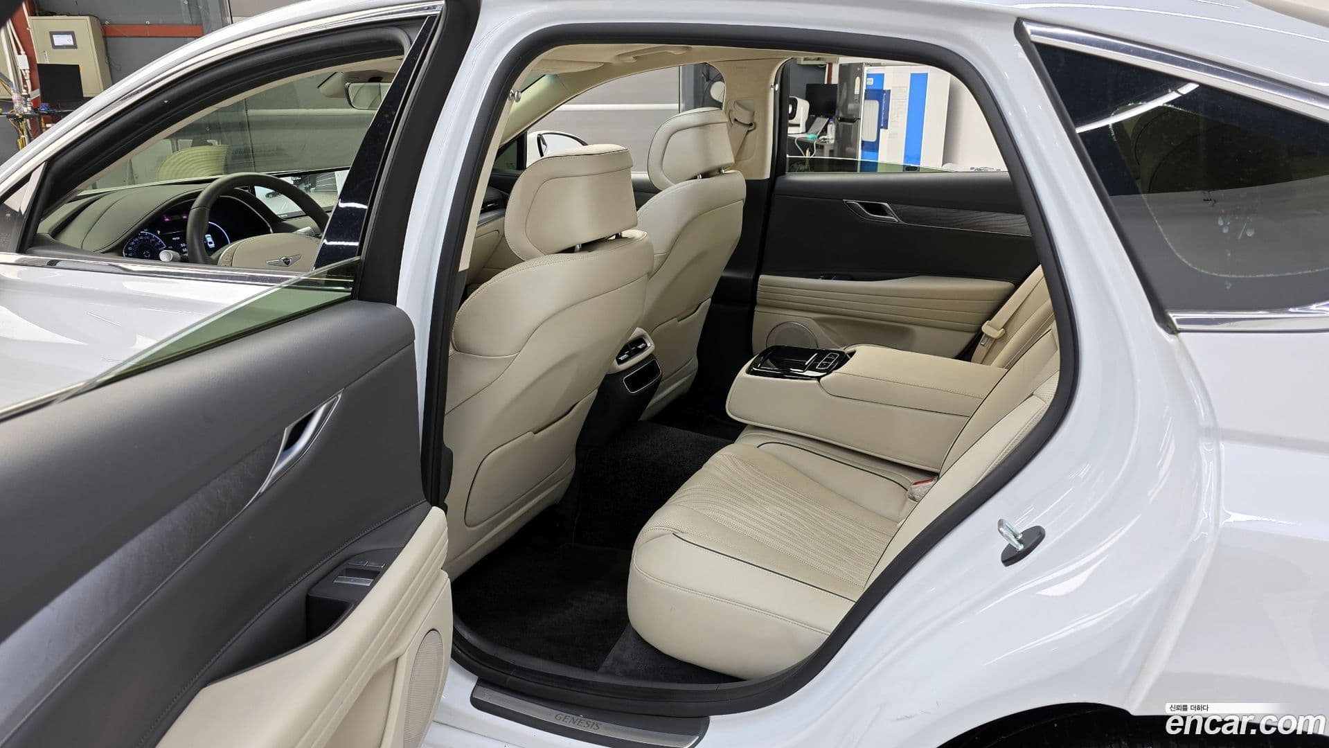 Main__Slider__Photo:G80 Genesis 2023.1-10