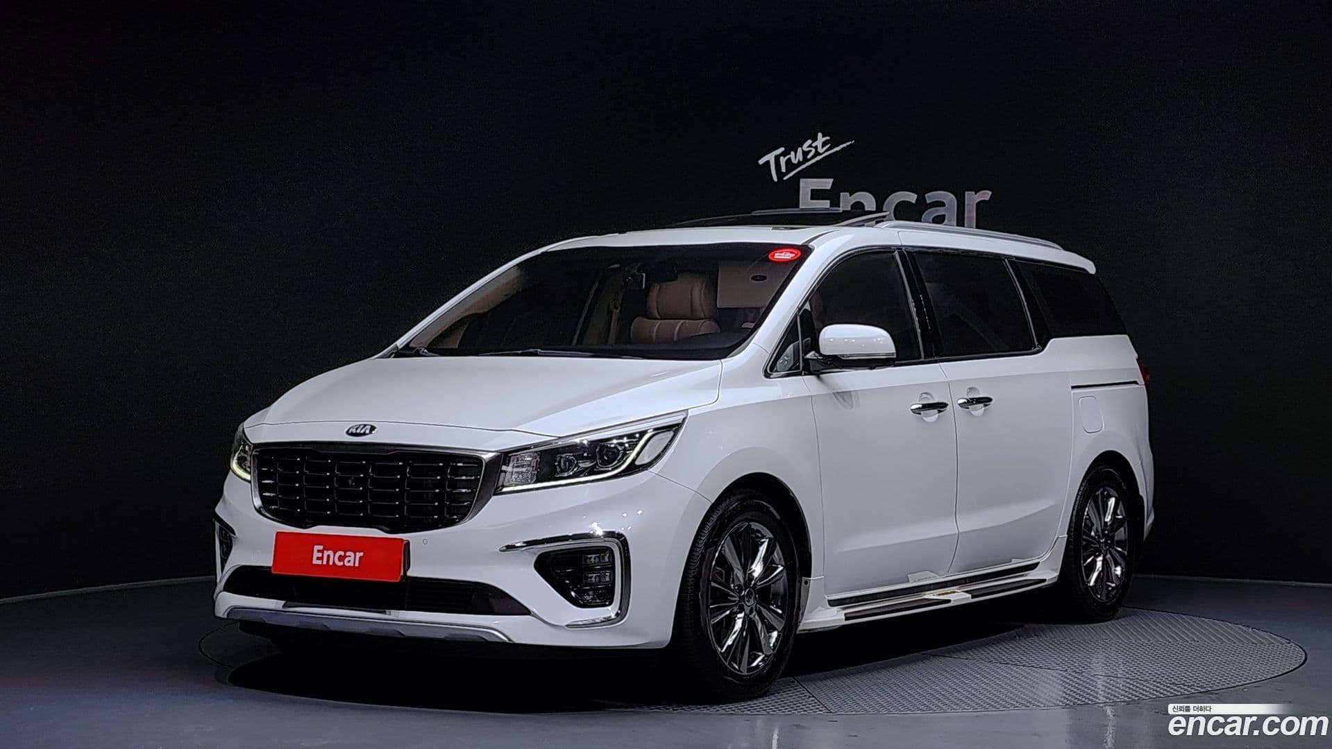 Main__Slider__Photo:Canival Kia 2018.4-0