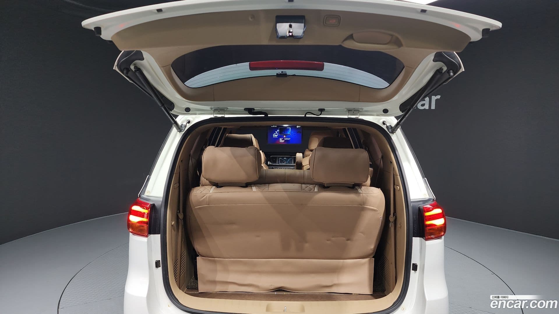 Main__Slider__Photo:Canival Kia 2018.4-19