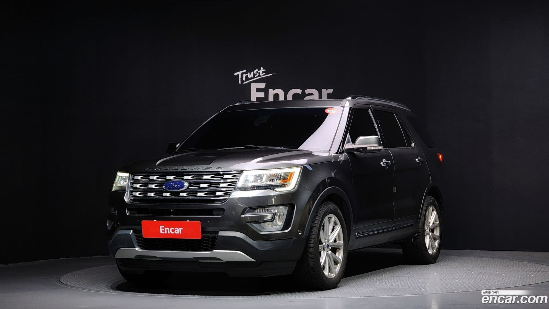 Main__Slider__Photo:Explorer Ford 2016.9-0
