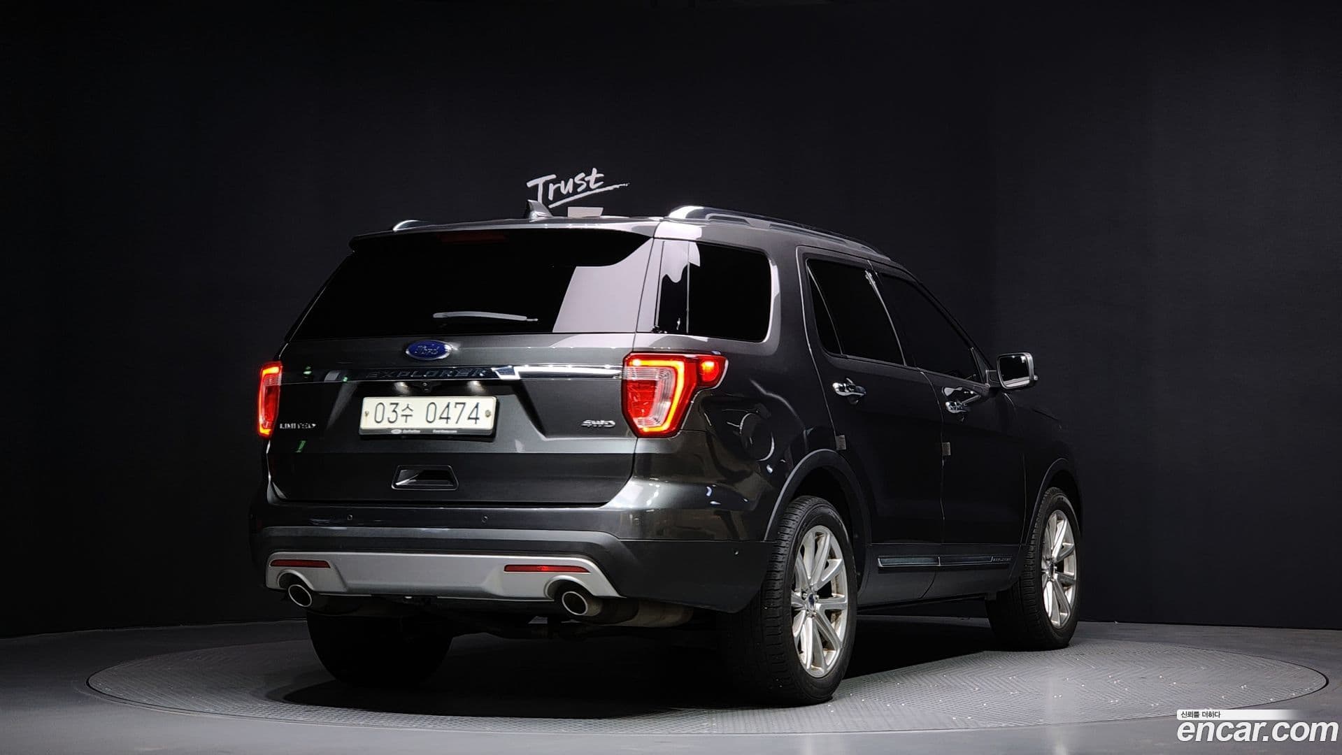 Main__Slider__Photo:Explorer Ford 2016.9-1