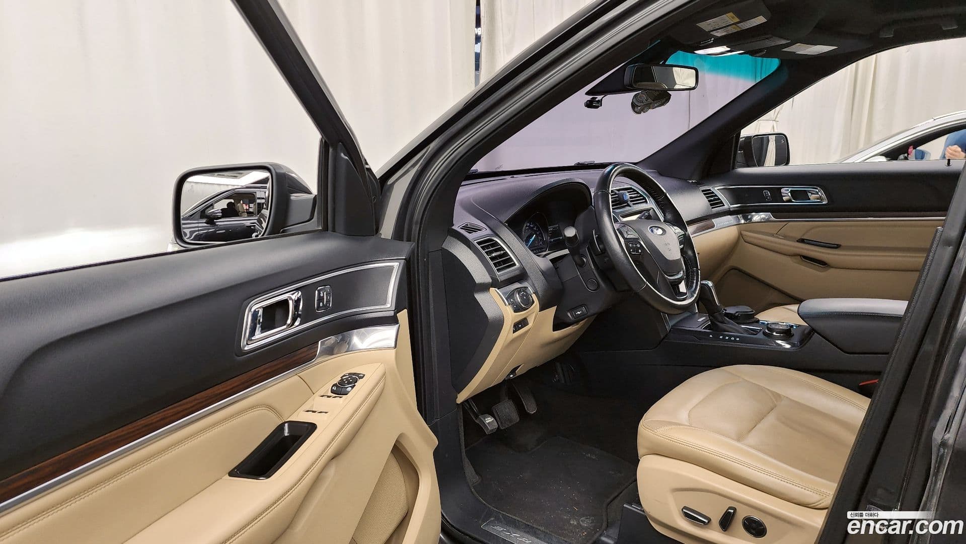 Main__Slider__Photo:Explorer Ford 2016.9-9