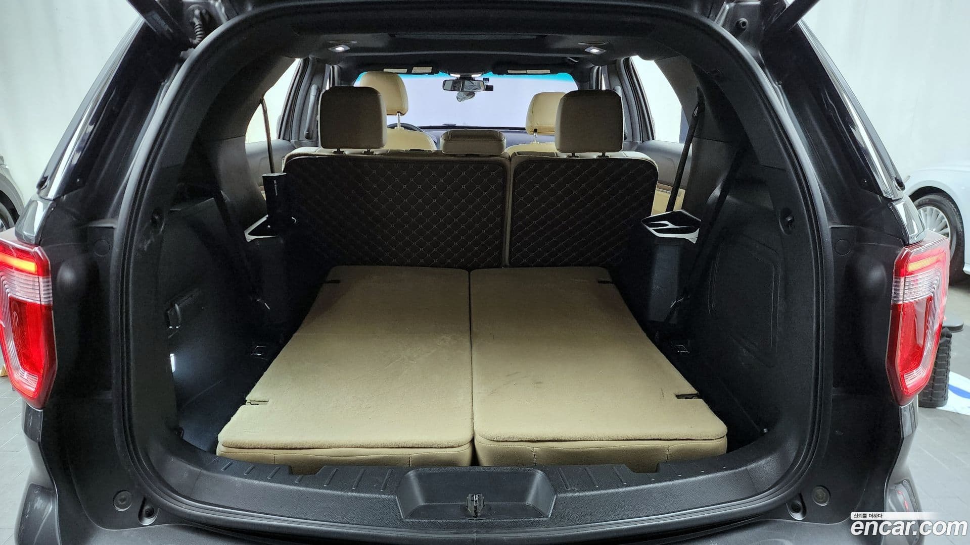 Main__Slider__Photo:Explorer Ford 2016.9-19