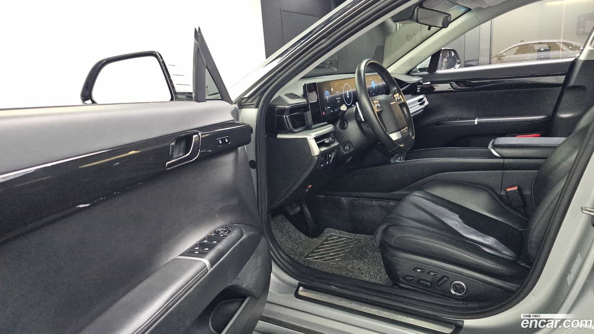 Grandeur Hyundai 2023.2-INNER-010