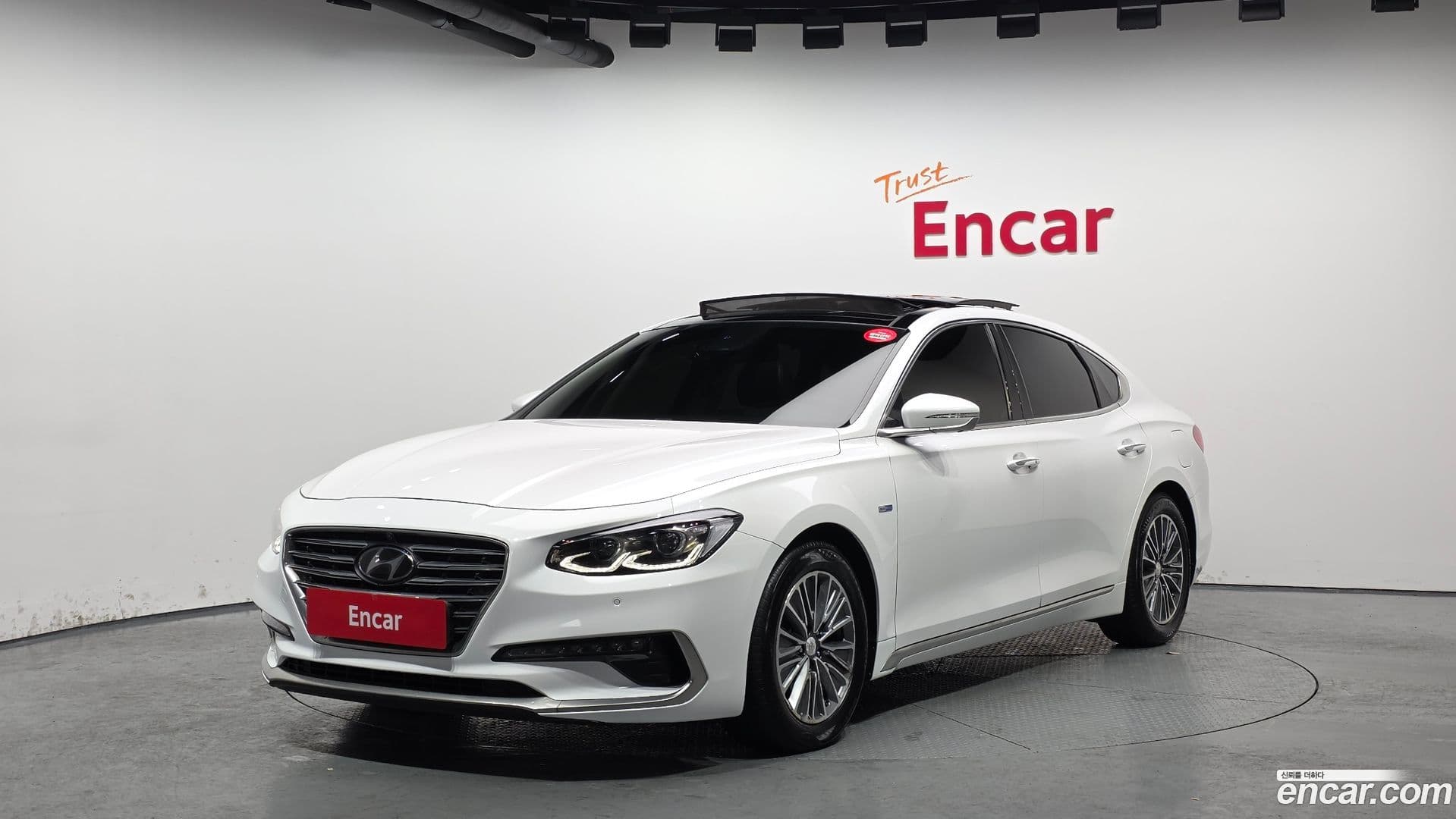 Main__Slider__Photo:Grandeur Hyundai 2017.5-0