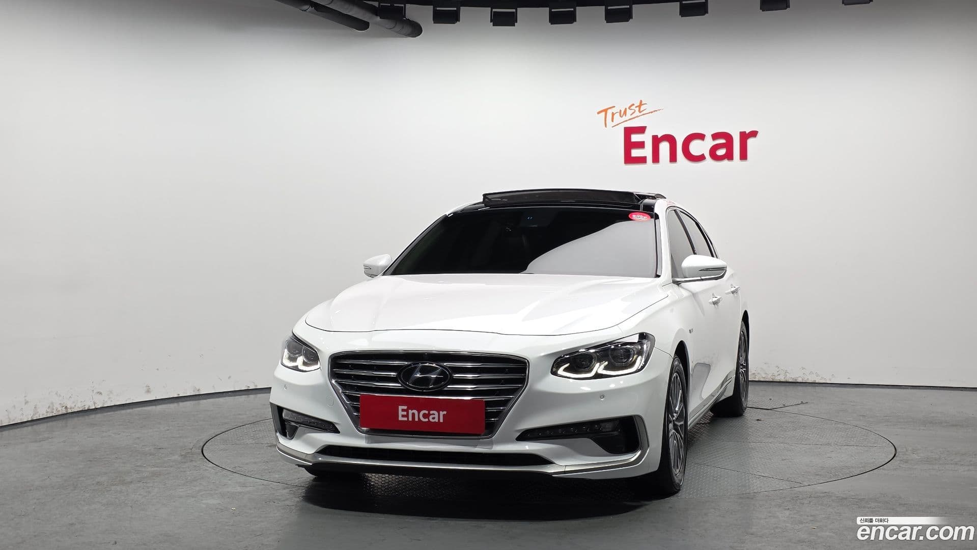 Main__Slider__Photo:Grandeur Hyundai 2017.5-2