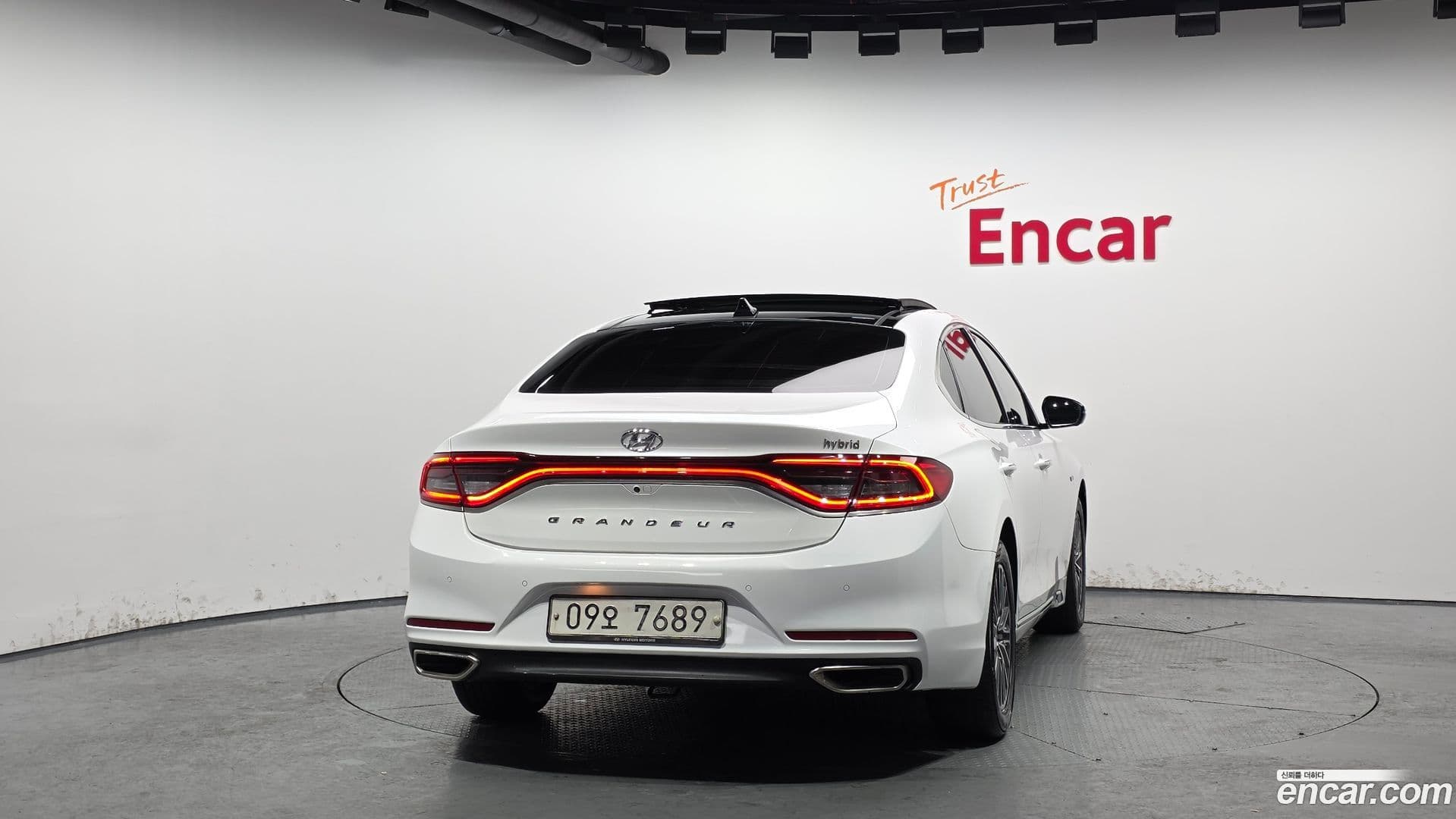 Main__Slider__Photo:Grandeur Hyundai 2017.5-3