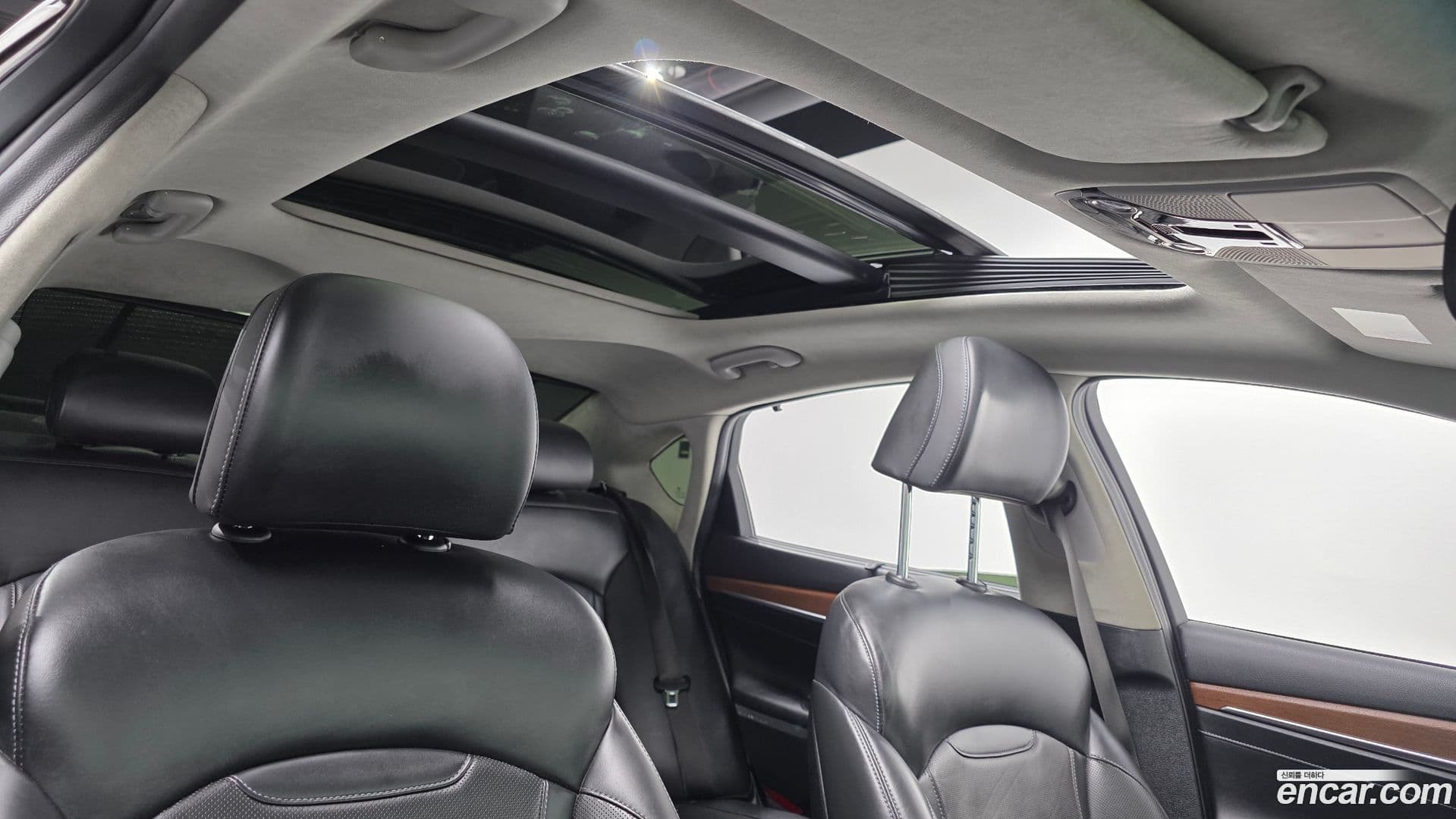 Main__Slider__Photo:Grandeur Hyundai 2017.5-15