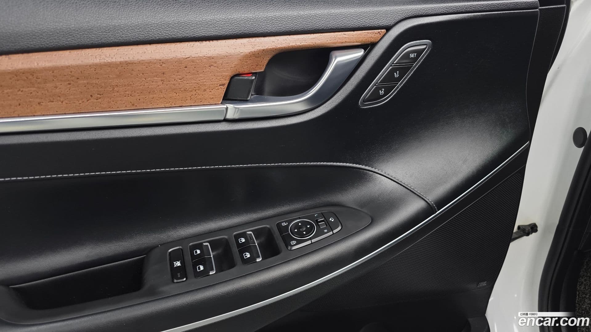 Main__Slider__Photo:Grandeur Hyundai 2017.5-16