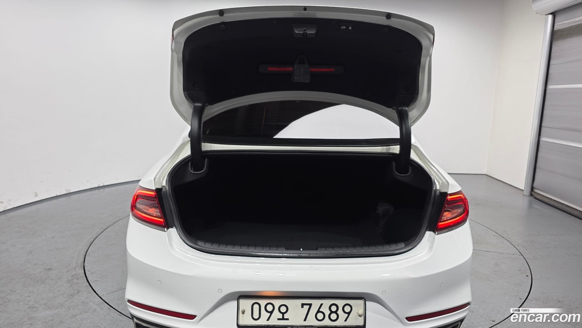 Main__Slider__Photo:Grandeur Hyundai 2017.5-19