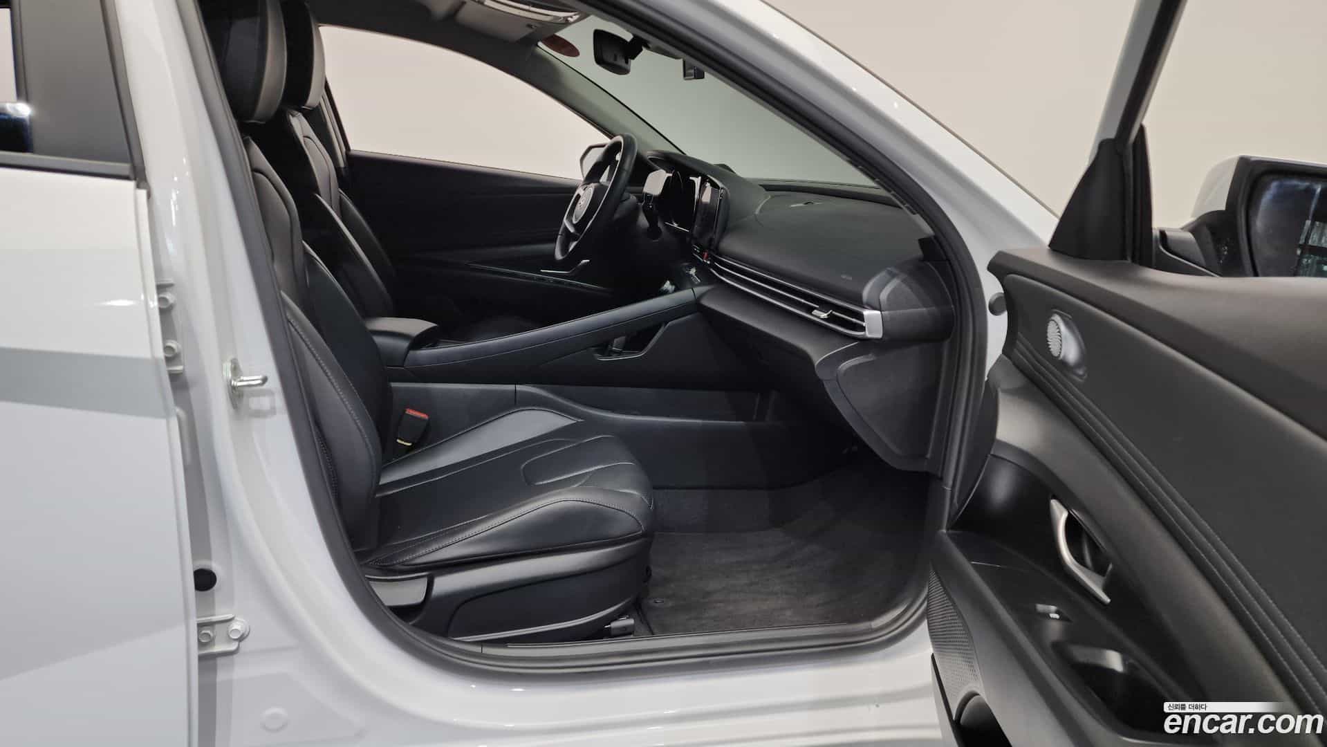 AVANTE Hyundai 2021.5-OPTION-015