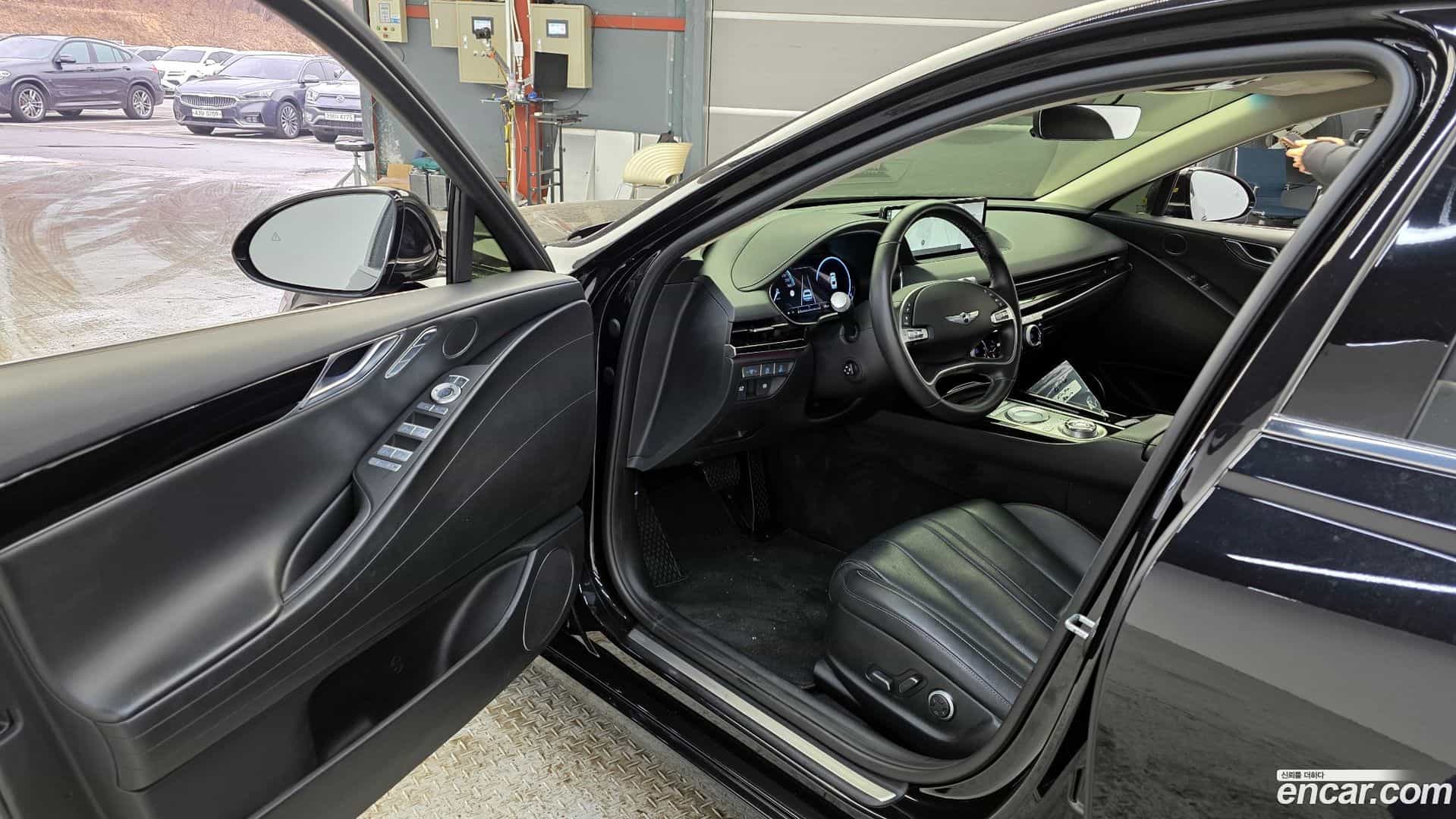 G80 Genesis 2022.0-INNER-010