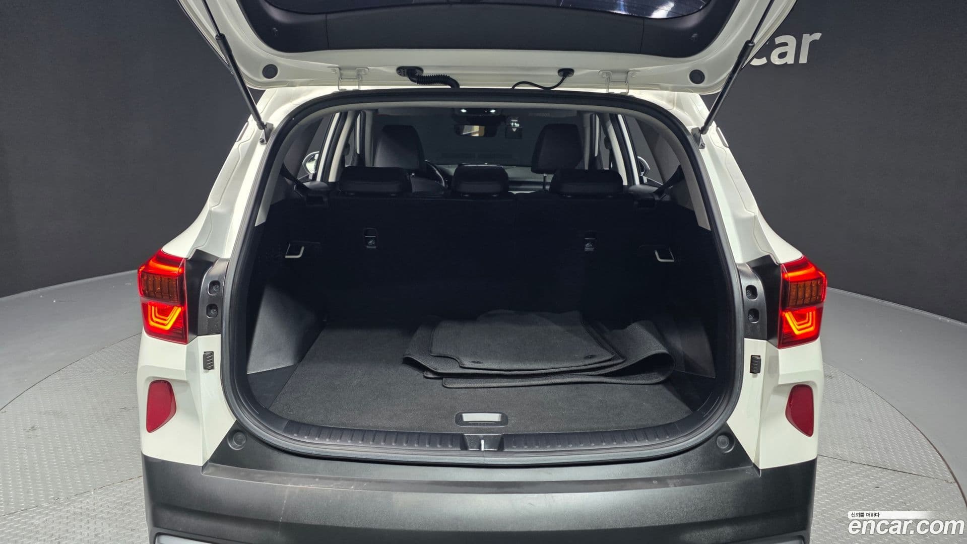 Main__Slider__Photo:Seltos Kia 2021.3-19