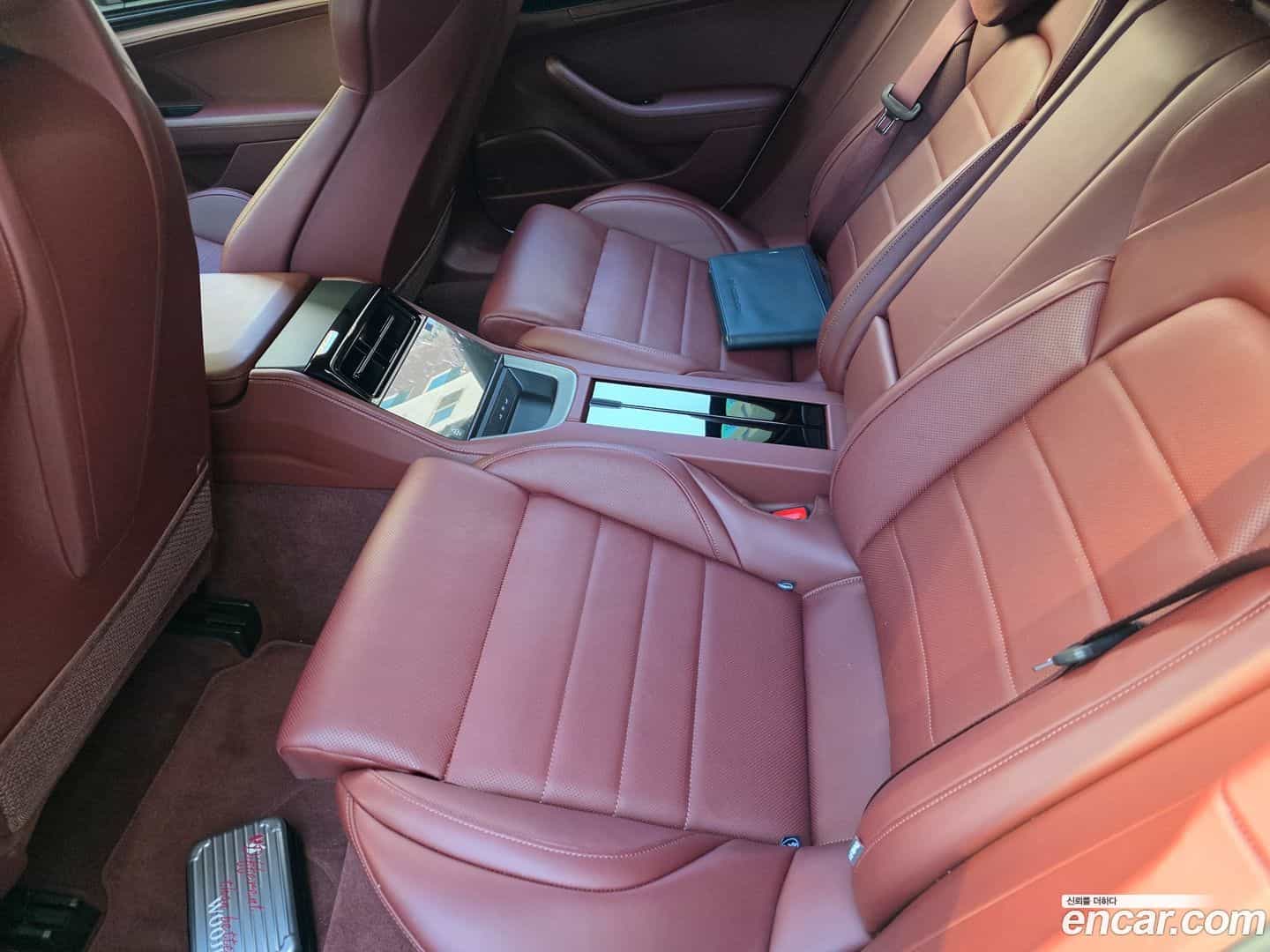 Panamera Porsche 2024.9-INNER-010