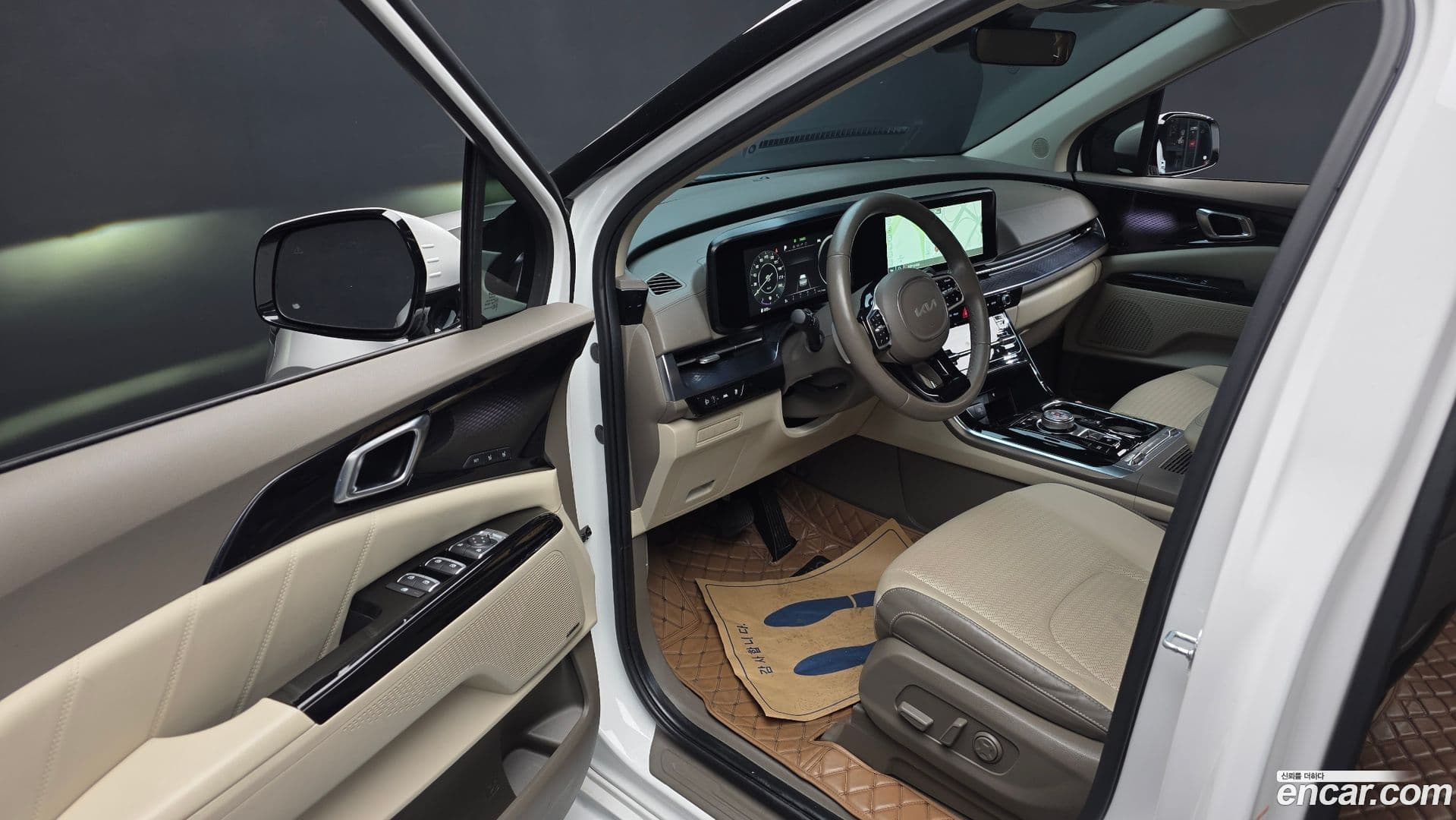 Main__Slider__Photo:Canival Kia 2021.10-10