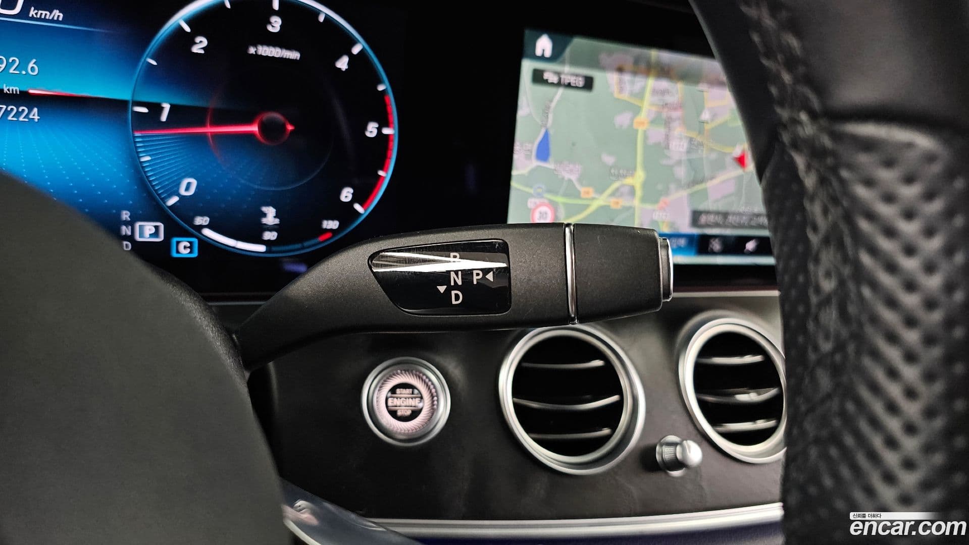 Main__Slider__Photo:E-Class Mercedes-Benz 2021.8-8