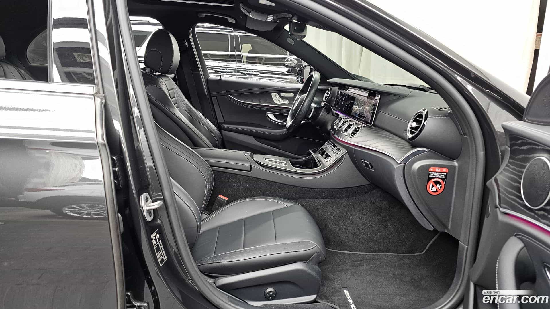 E-Class Mercedes-Benz 2021.8-OPTION-015