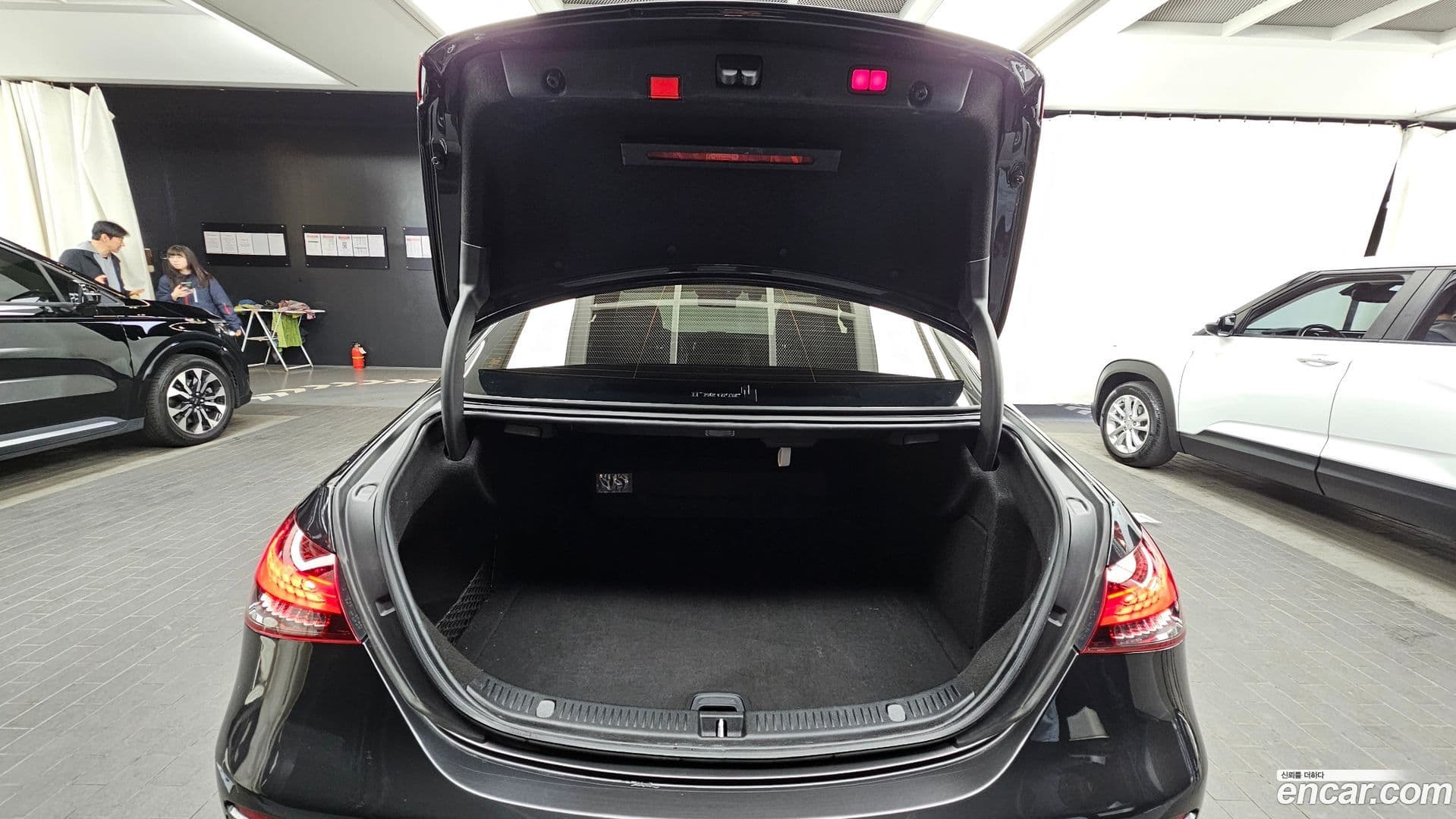 Main__Slider__Photo:E-Class Mercedes-Benz 2021.8-19