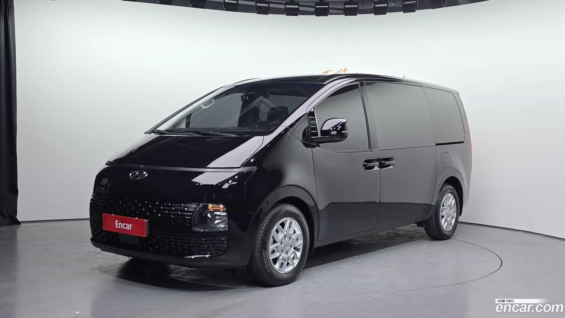 Staria Hyundai 2022.8-OUTER-001