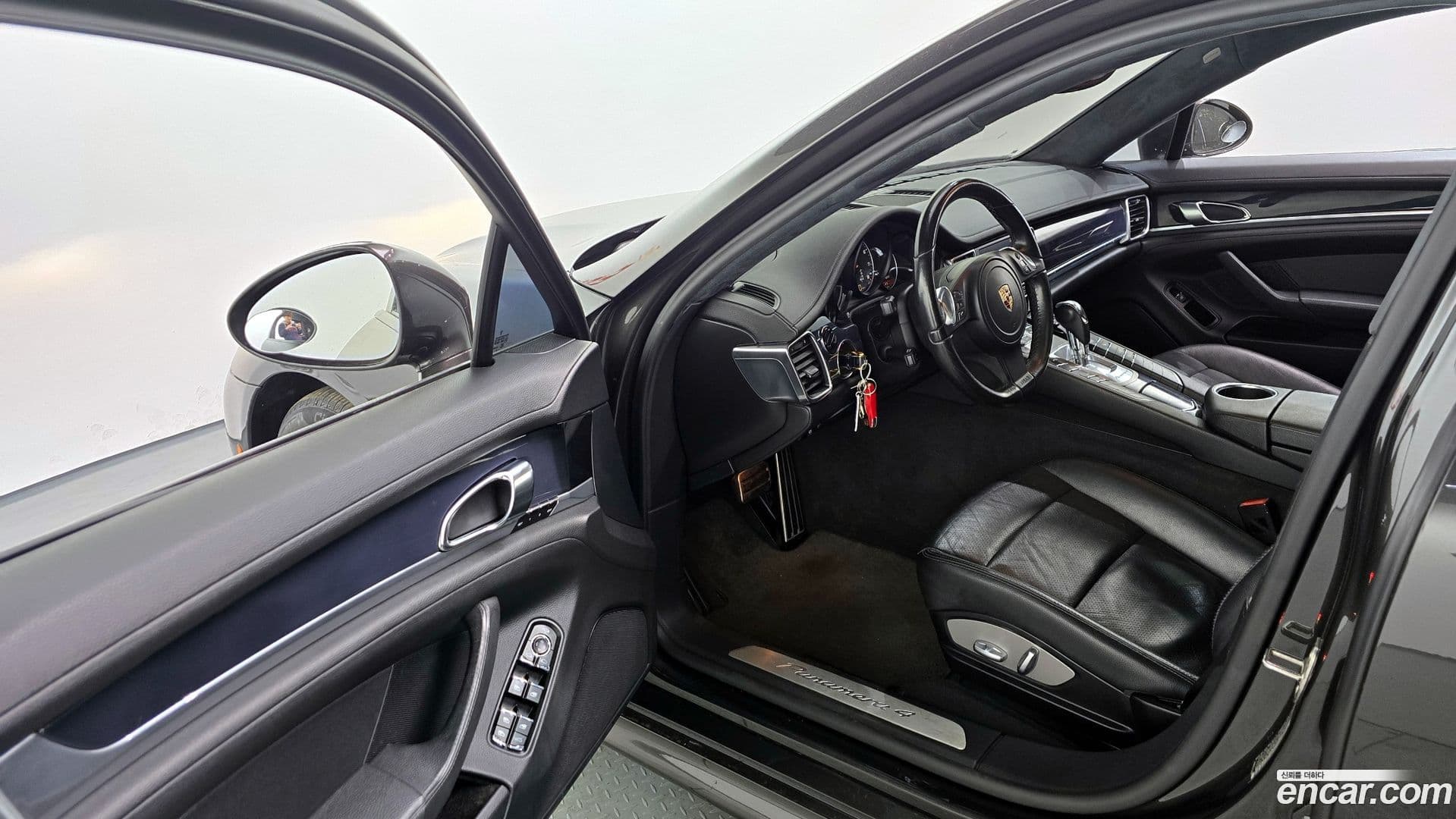 Main__Slider__Photo:Panamera Porsche 2011.11-9