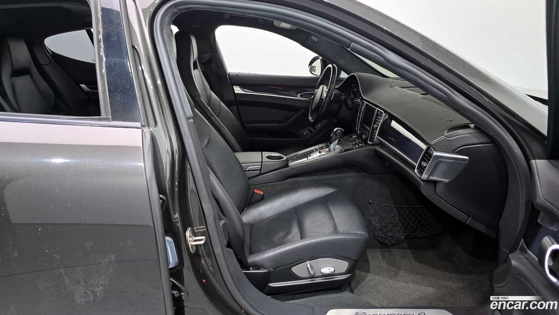 Panamera Porsche 2011.11-OPTION-015