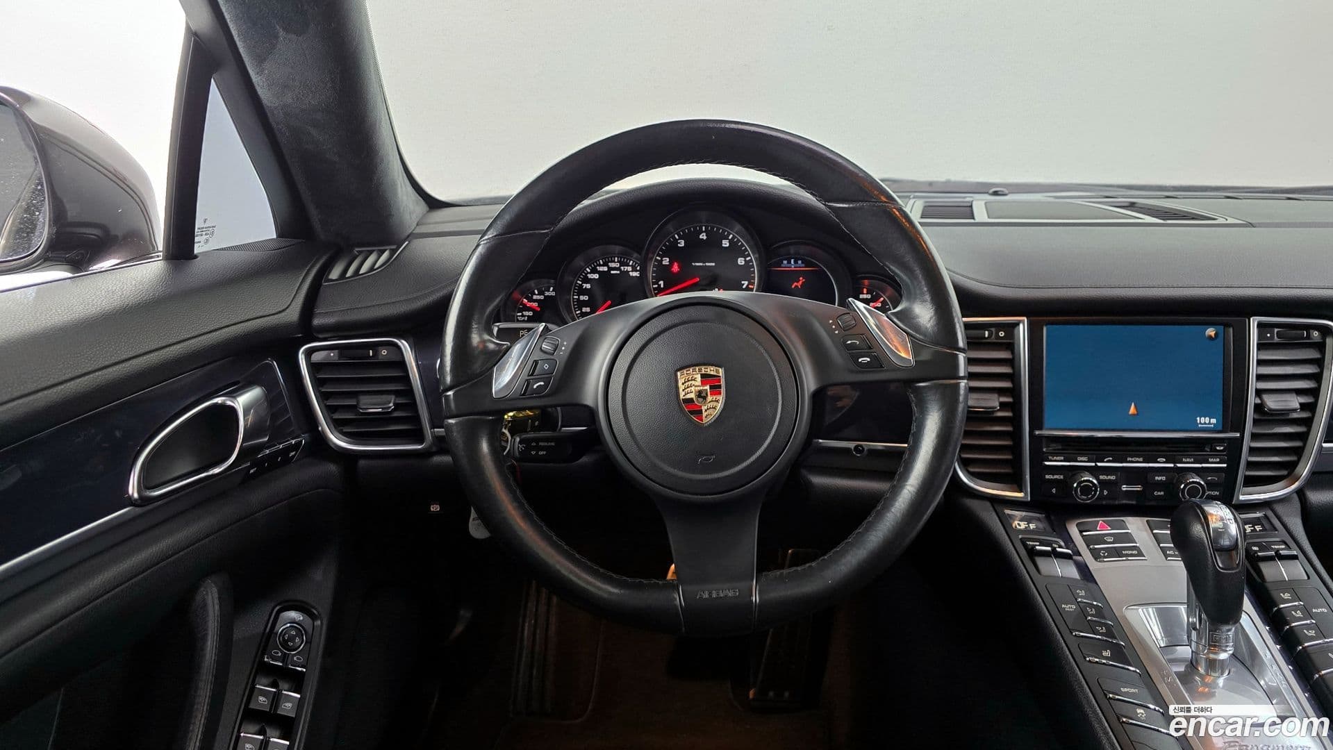Main__Slider__Photo:Panamera Porsche 2011.11-12