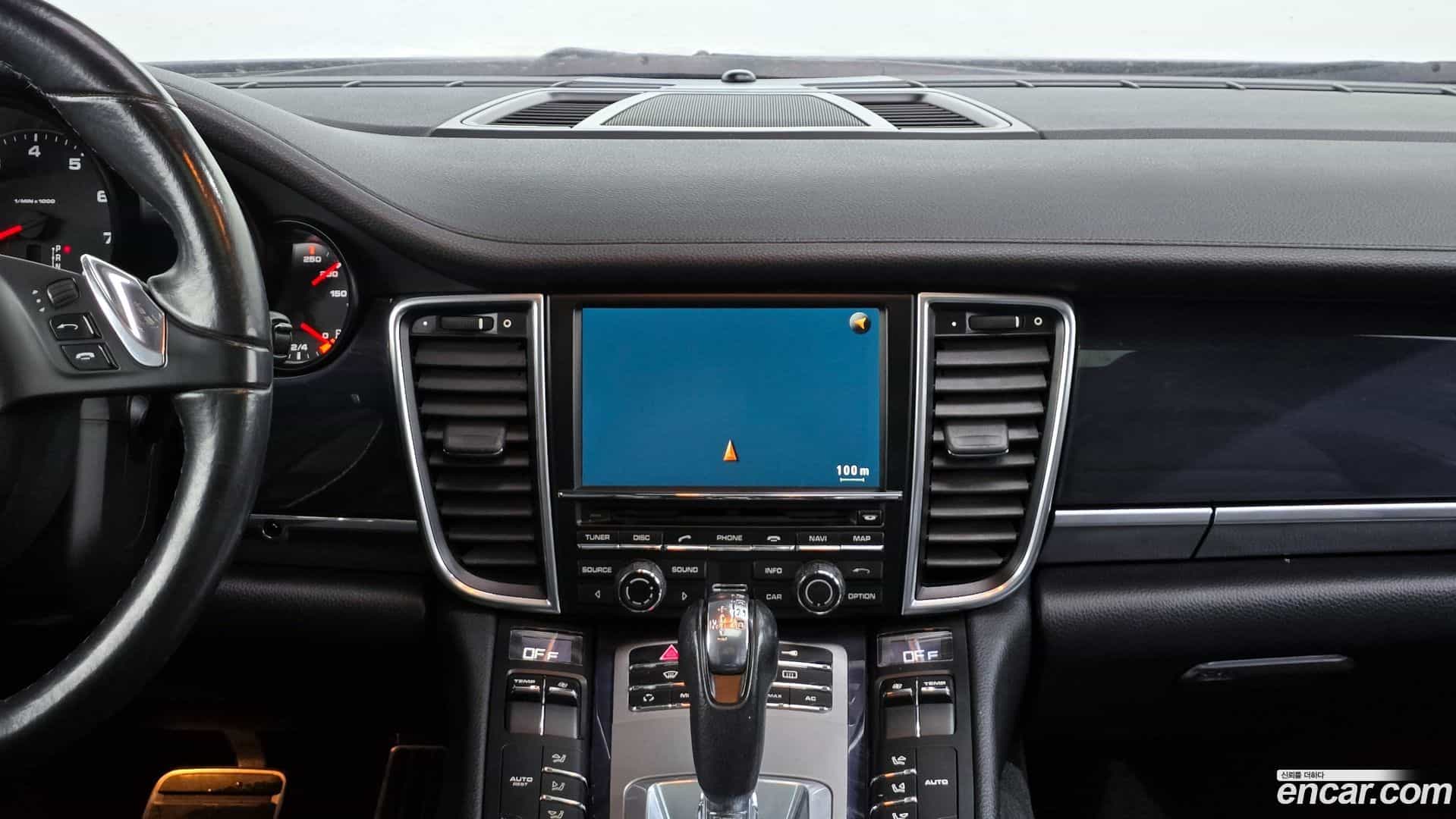 Panamera Porsche 2011.11-OPTION-018