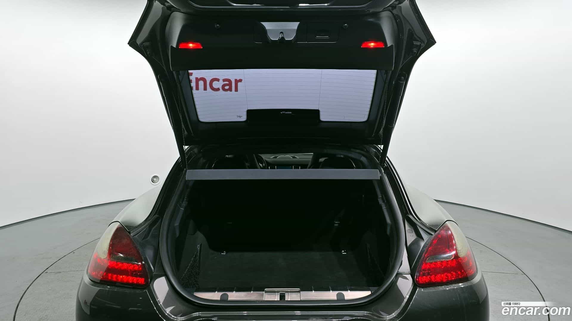 Panamera Porsche 2011.11-OPTION-024