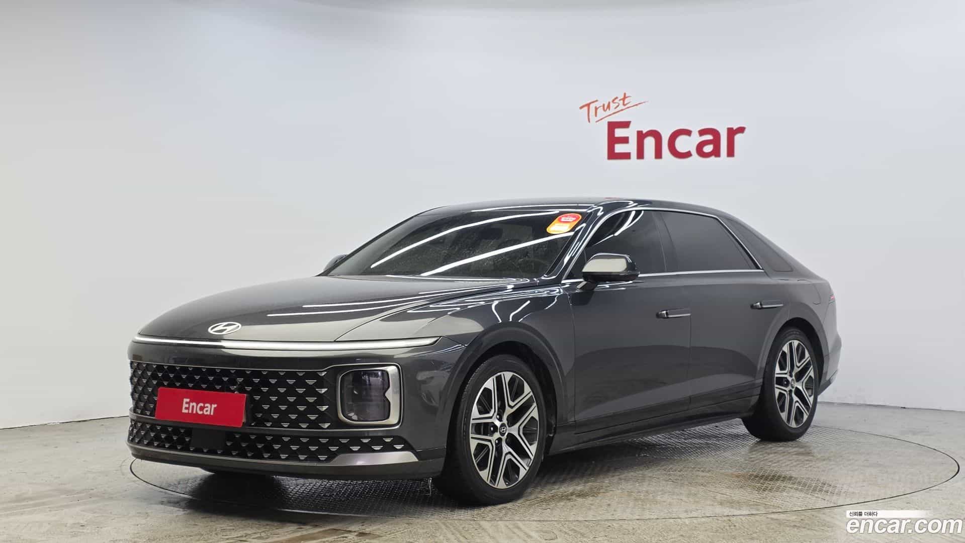 Grandeur Hyundai 2022.11-OUTER-001