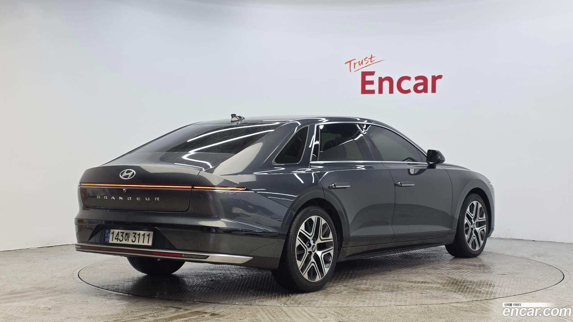 Main__Slider__Photo:Grandeur Hyundai 2022.11-1