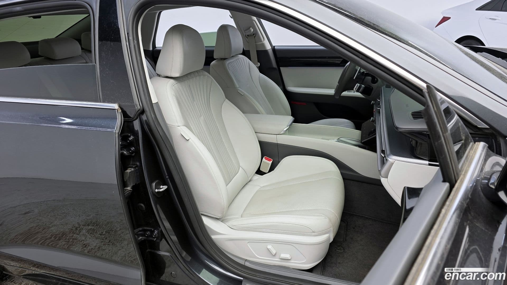 Main__Slider__Photo:Grandeur Hyundai 2022.11-11