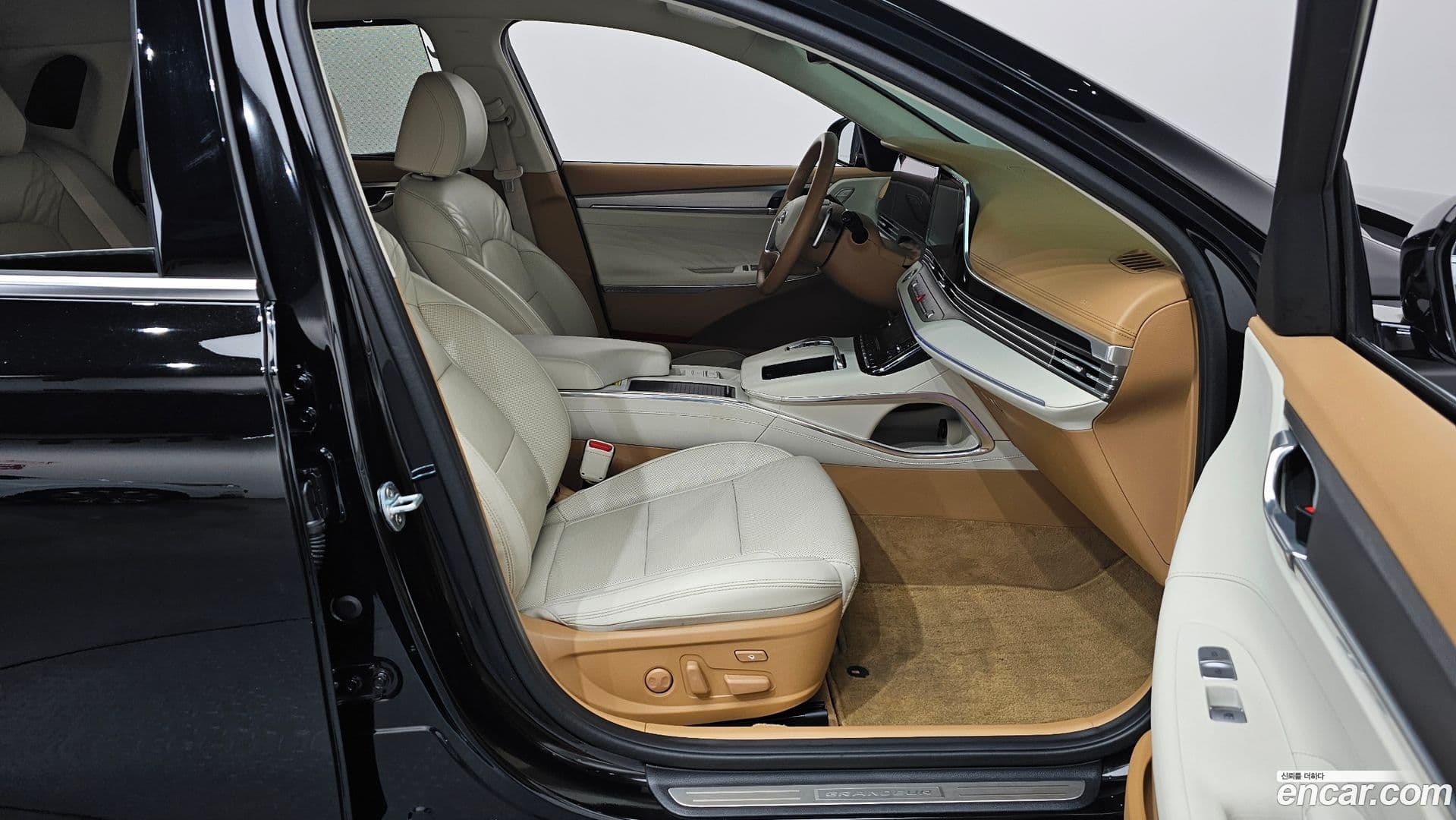 Main__Slider__Photo:Grandeur Hyundai 2020.2-10