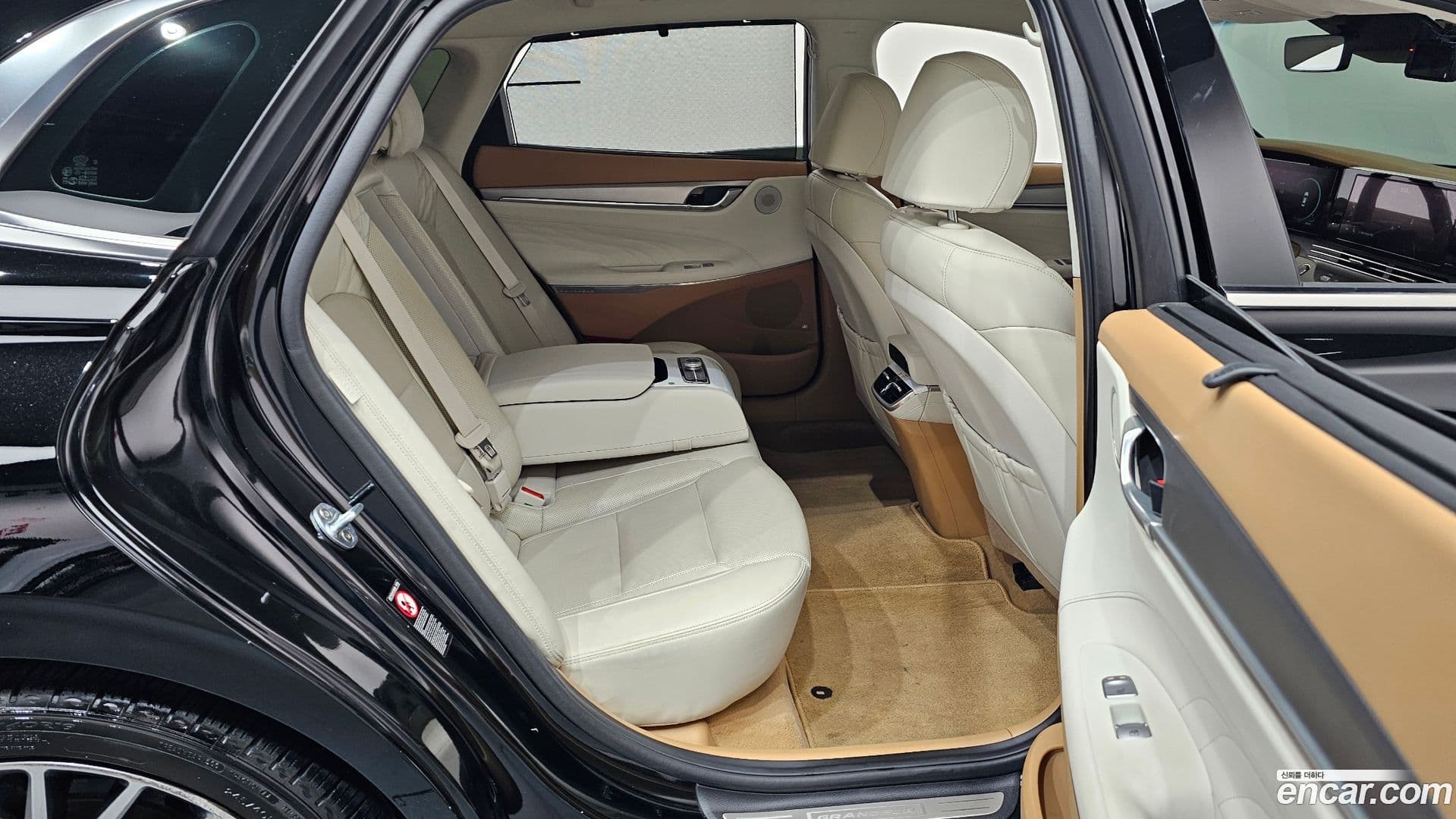 Main__Slider__Photo:Grandeur Hyundai 2020.2-11