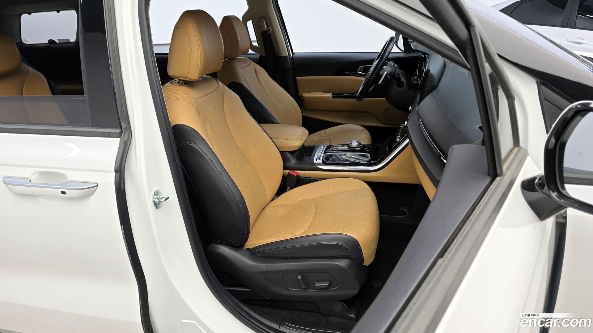 Main__Slider__Photo:Canival Kia 2021.0-12