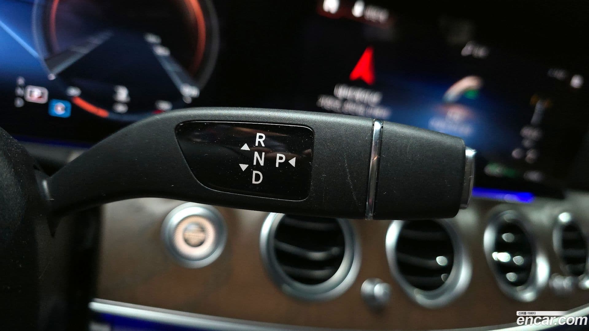 Main__Slider__Photo:E-Class Mercedes-Benz 2021.3-8