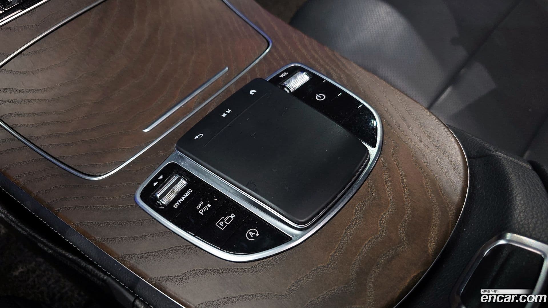 Main__Slider__Photo:E-Class Mercedes-Benz 2021.3-16