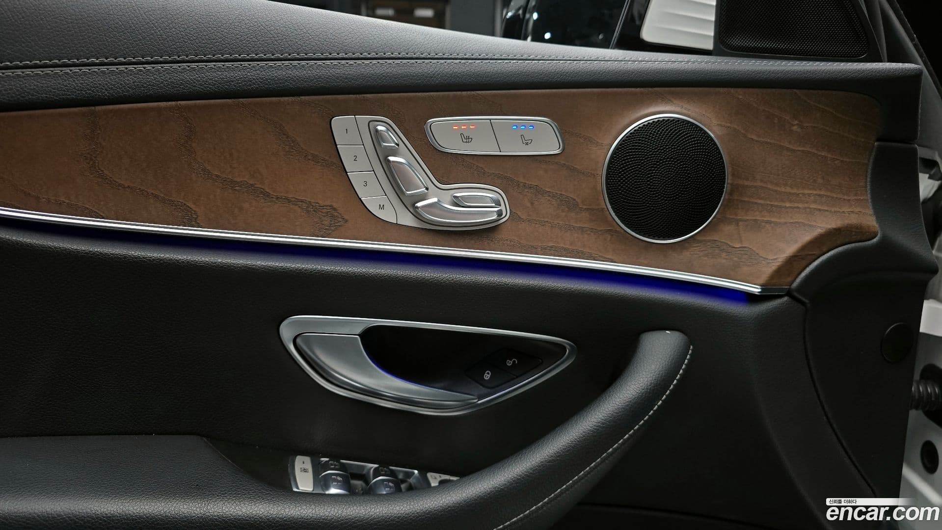 Main__Slider__Photo:E-Class Mercedes-Benz 2021.3-17