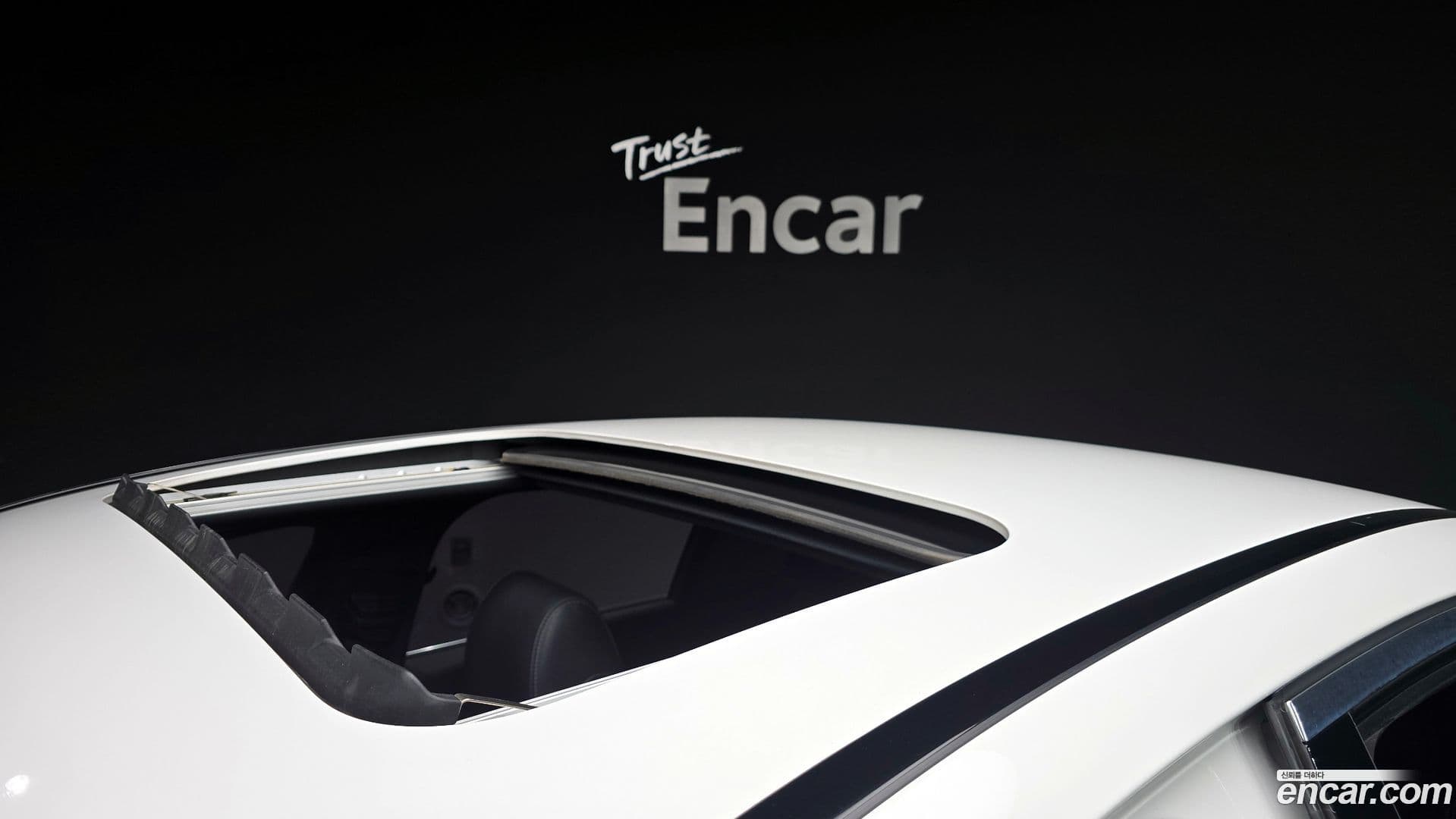 Main__Slider__Photo:E-Class Mercedes-Benz 2021.3-18