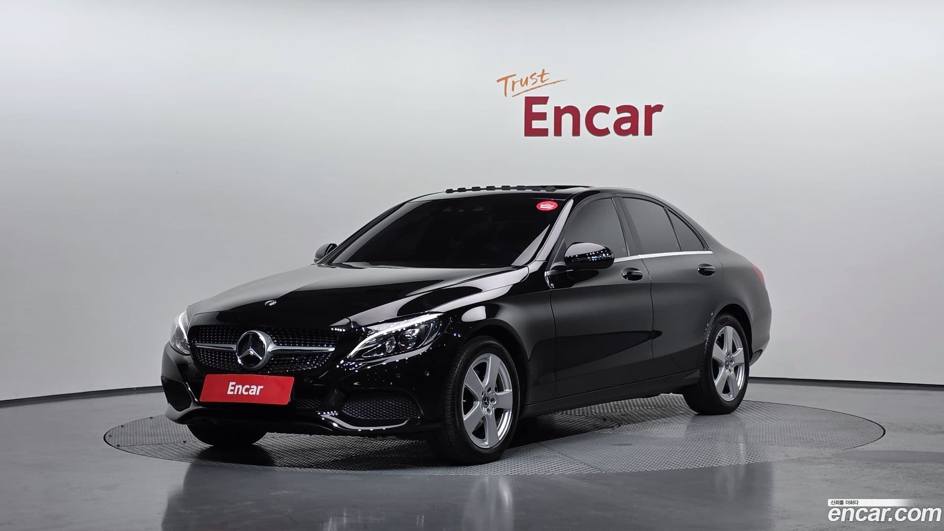 Main__Slider__Photo:C-Class Mercedes-Benz 2018.3-0