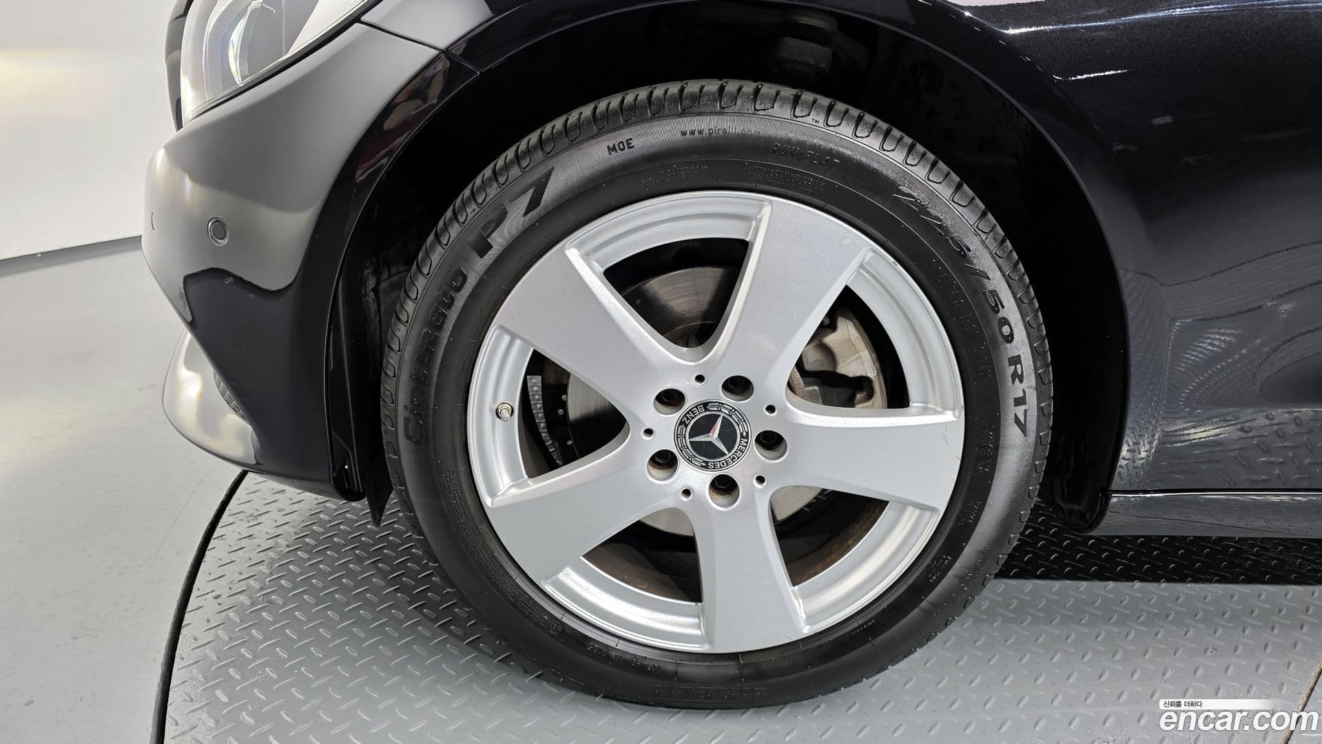 Main__Slider__Photo:C-Class Mercedes-Benz 2018.3-4