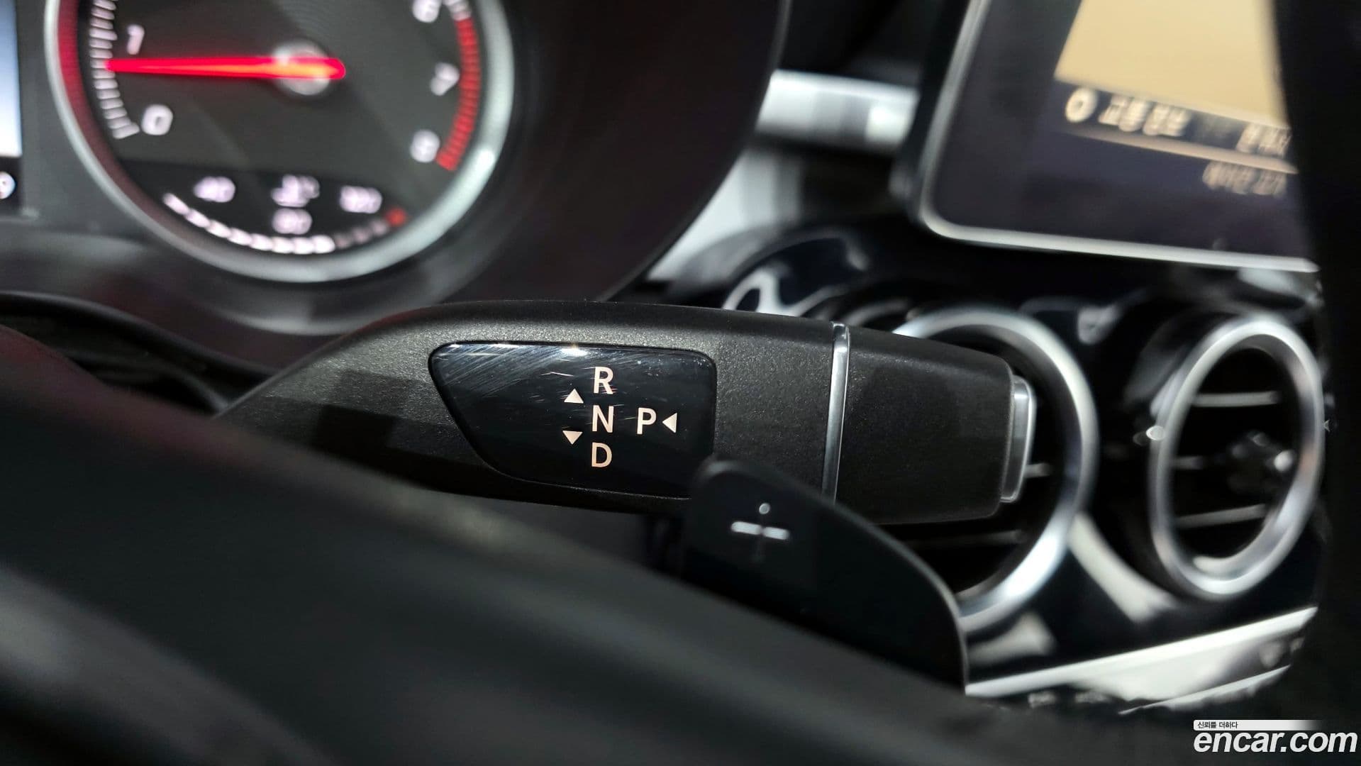 Main__Slider__Photo:C-Class Mercedes-Benz 2018.3-8