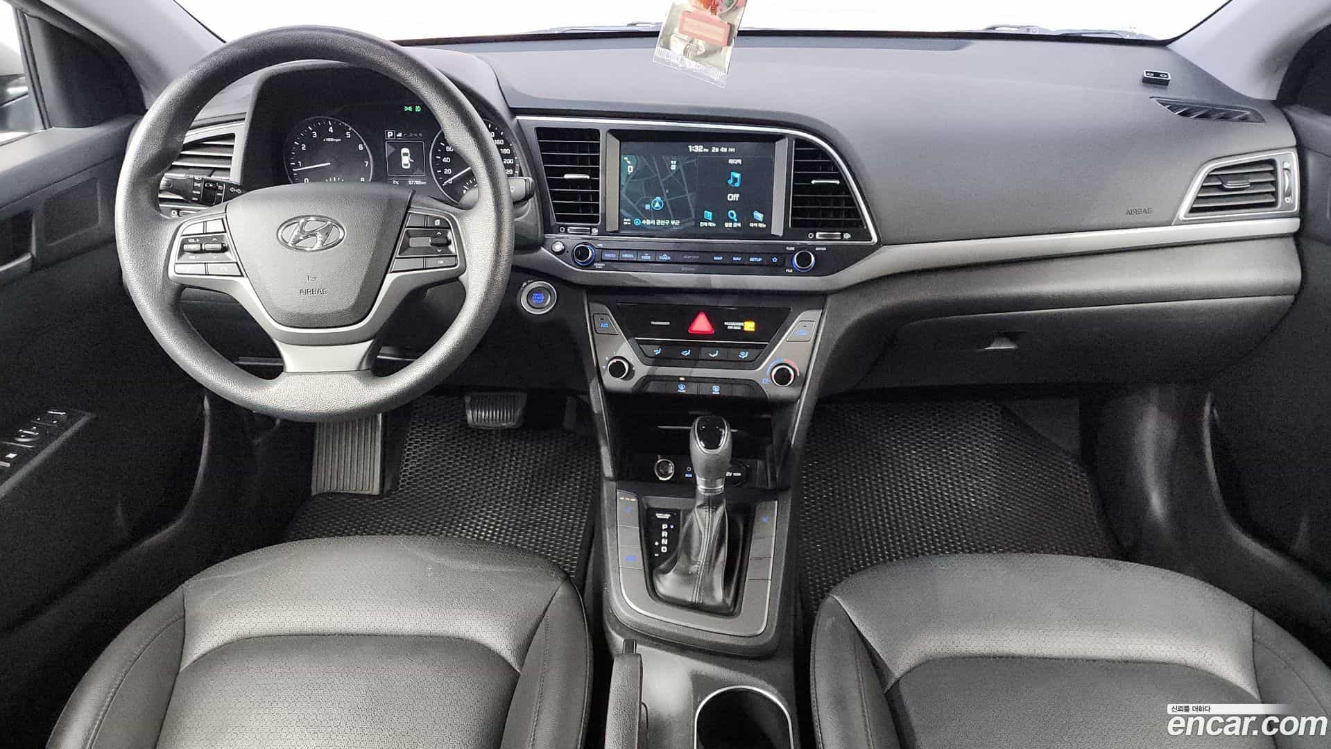 AVANTE Hyundai 2017.5-INNER-007