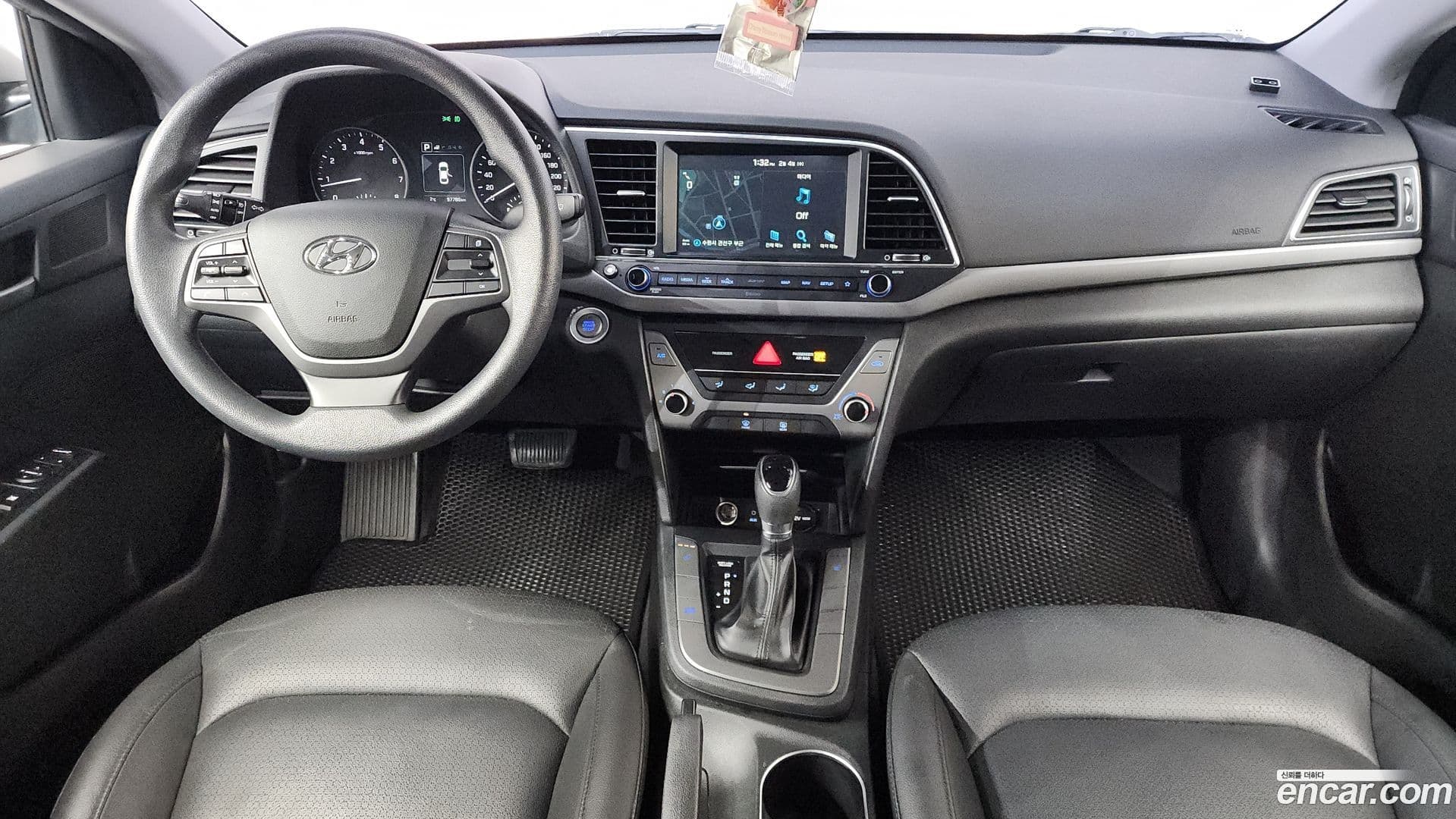 Main__Slider__Photo:AVANTE Hyundai 2017.5-6