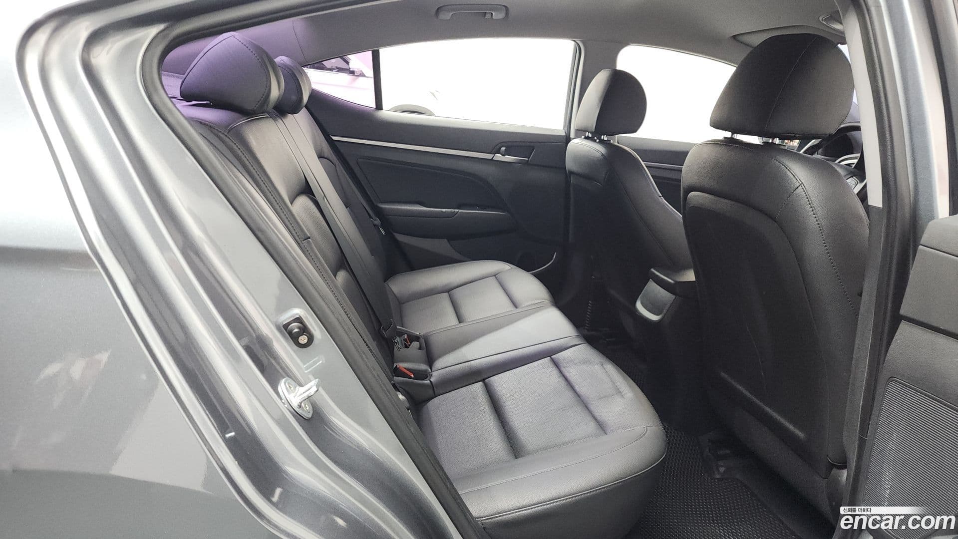 Main__Slider__Photo:AVANTE Hyundai 2017.5-11