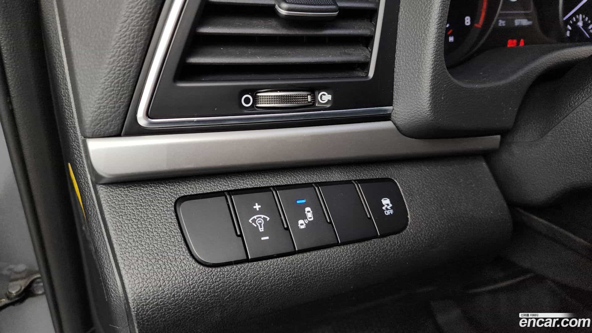 AVANTE Hyundai 2017.5-OPTION-018